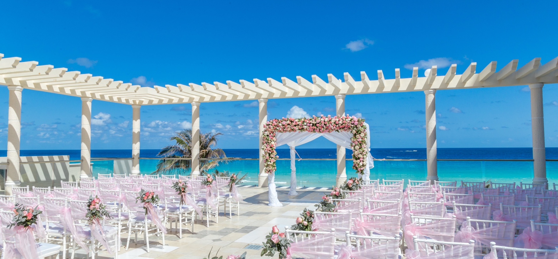 Sandos Cancún beach wedding with turquoise waters and white sand